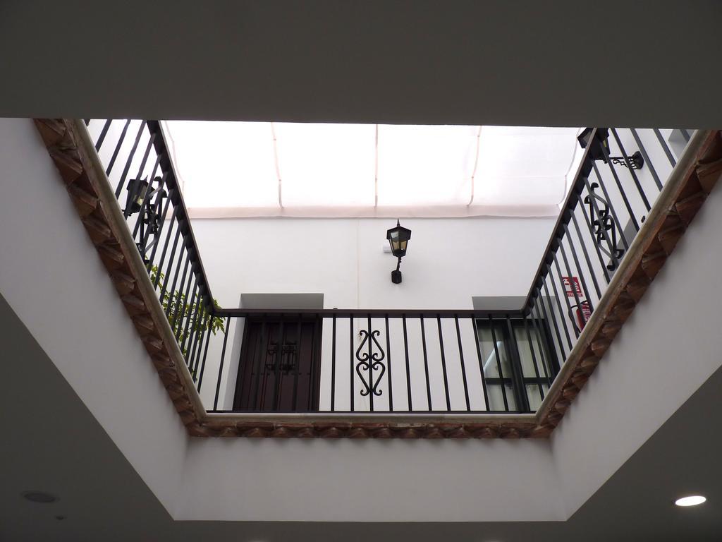 Hostal Boutique Casa La Laja Chiclana de la Frontera Buitenkant foto