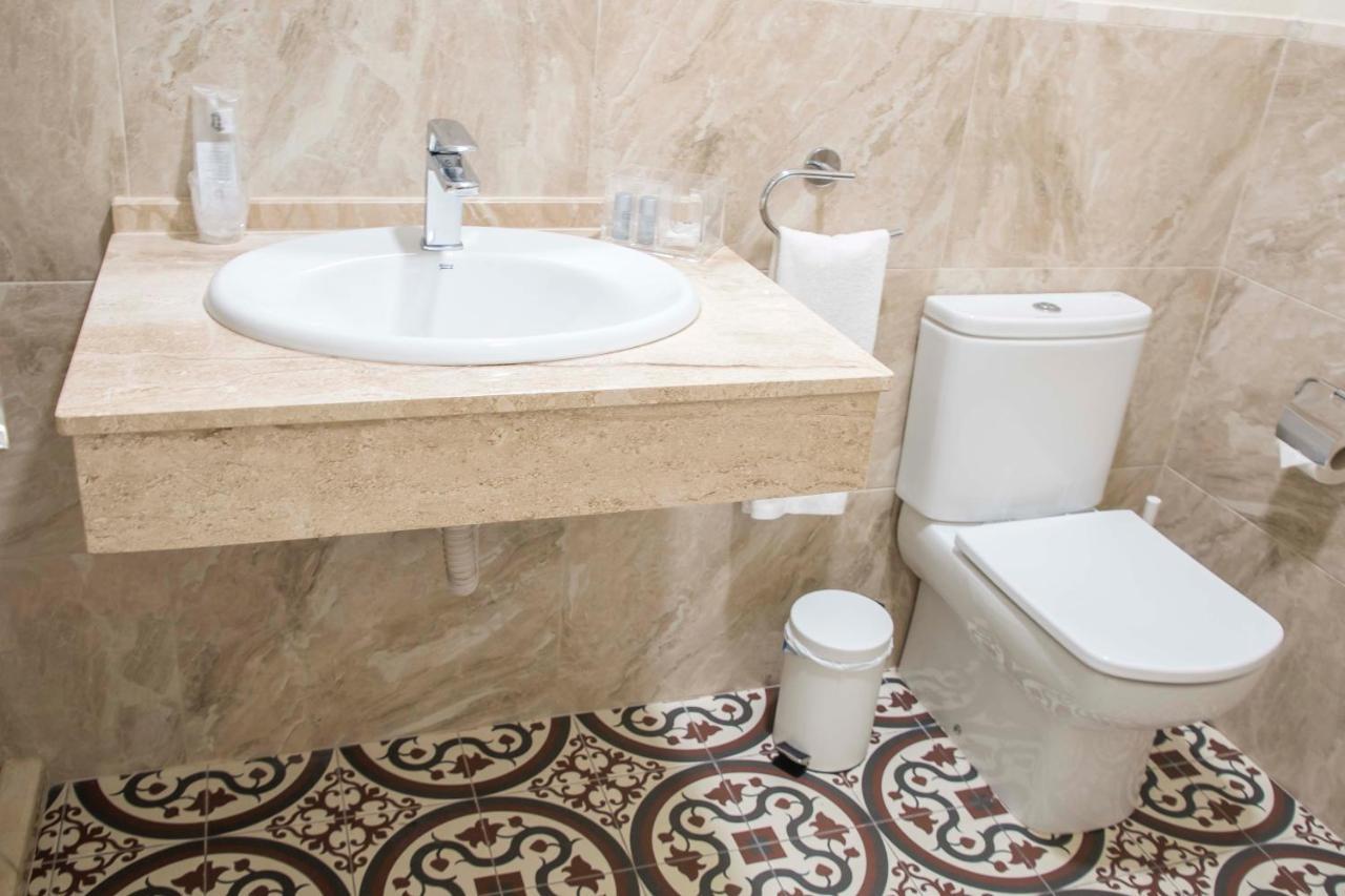 Hostal Boutique Casa La Laja Chiclana de la Frontera Buitenkant foto